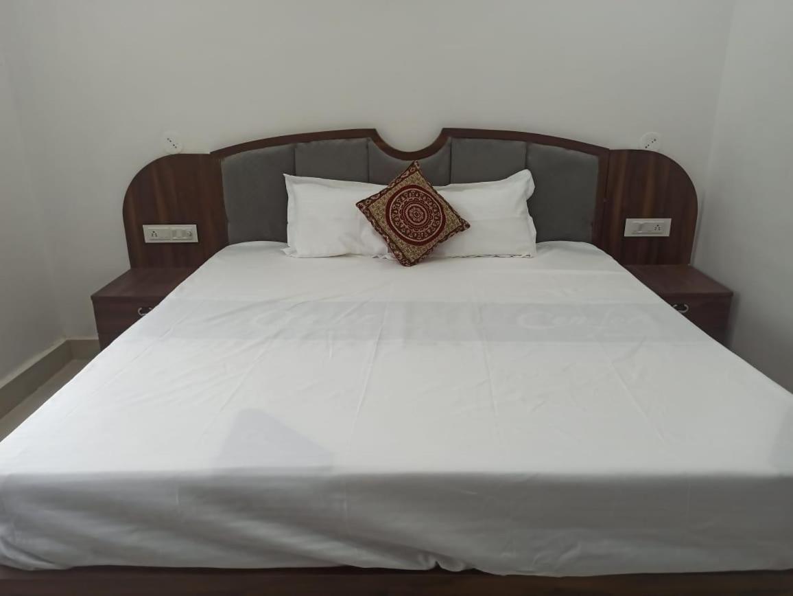 Abhiram Homestay Khajurāho Exterior foto