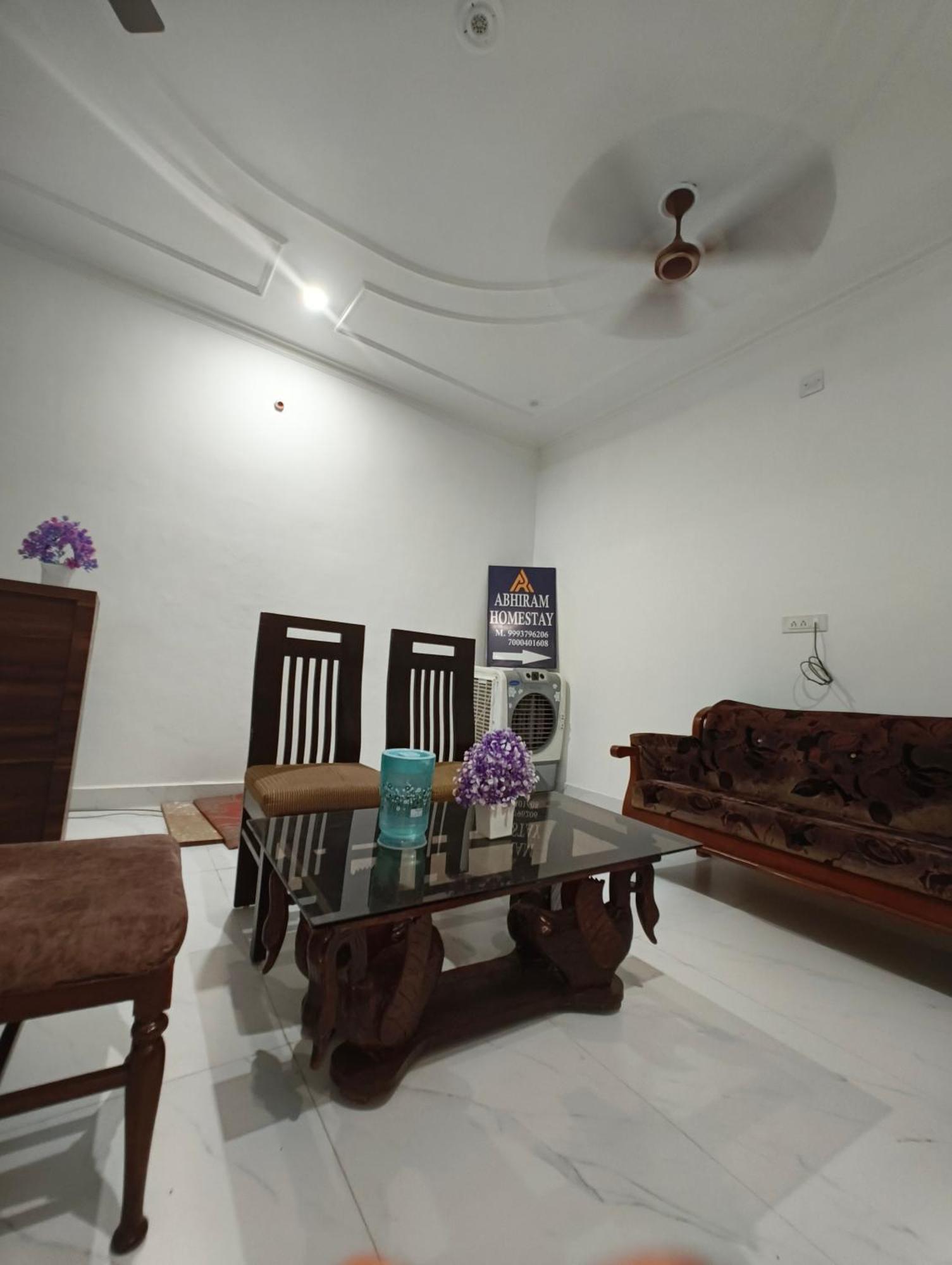 Abhiram Homestay Khajurāho Exterior foto